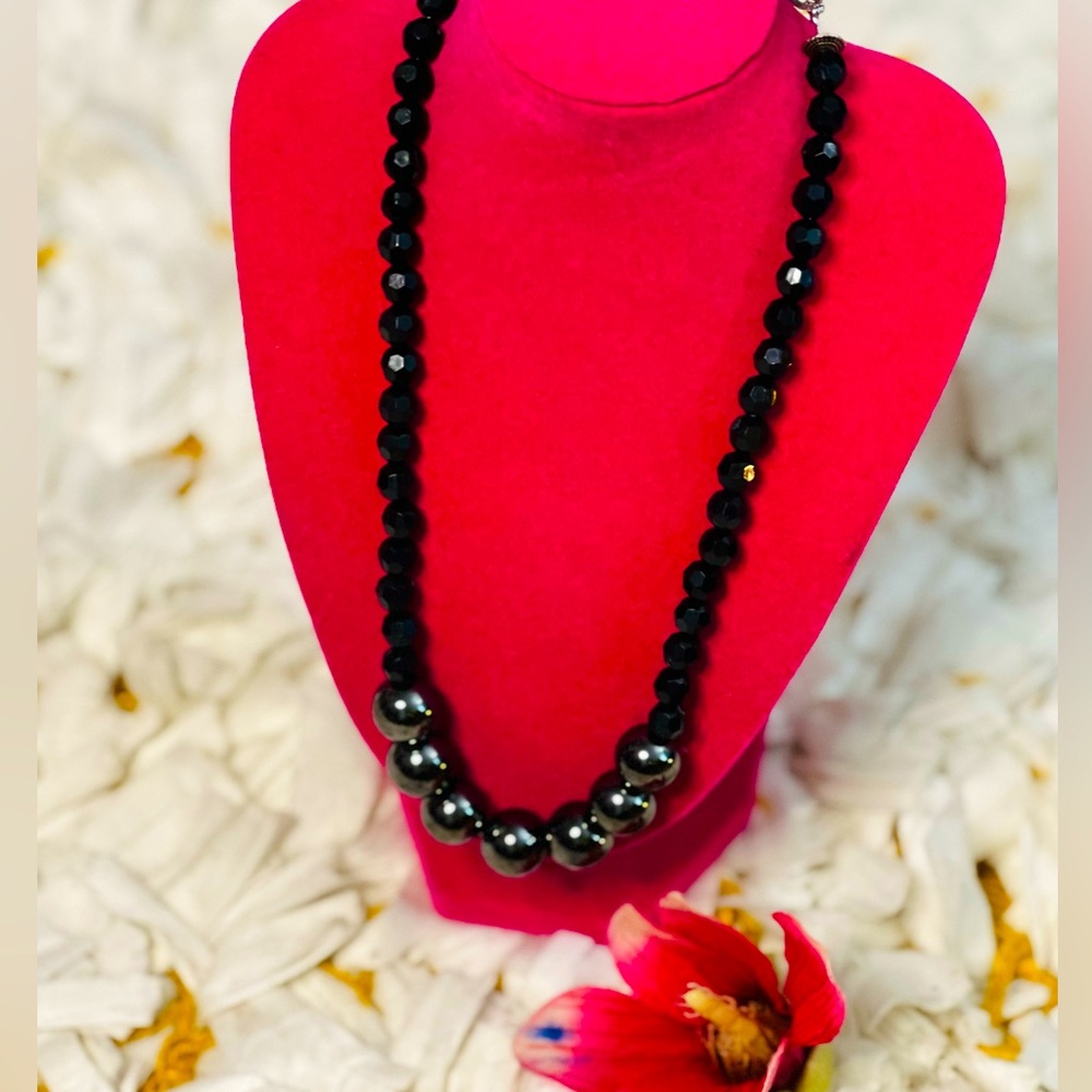 Handmade jewelry | beautiful Black color necklace for women